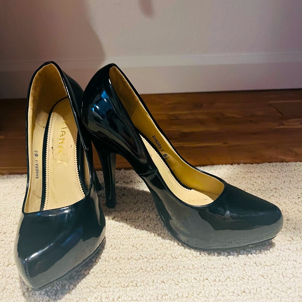 Almond toe patent leather heels